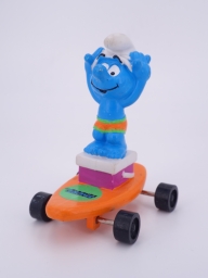 Schtroumpf sur plongeoir skateboard
