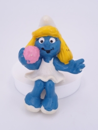 Schtroumpfette qui se maquille