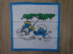 Mouchoir Schtroumpf et Schtroumpfette qui font de la balançoire