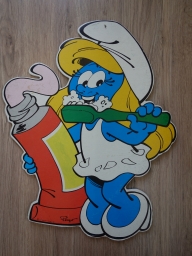 Schtroumpfette qui se brosse les dents