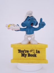 Schtroumpf maitre d\'école avec livre