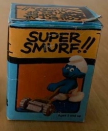 Schtroumpf avec tondeuse