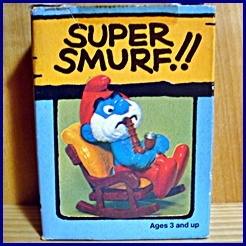 Grand Schtroumpf avec pipe et chaise