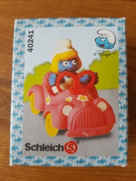 Schtroumpfette en voiture
