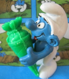 Schtroumpf avec cornet surprise