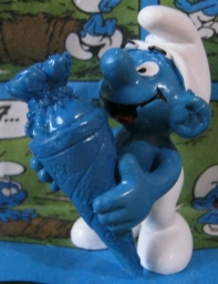 Schtroumpf avec cornet surprise