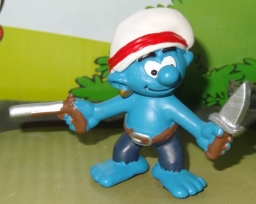 Schtroumpf pirate avec pistolet