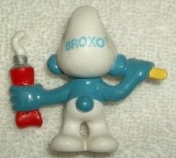 Schtroumpf avec brosse à dents et dentifrice