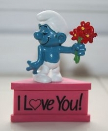 Schtroumpf amoureux avec fleurs