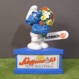 Schtroumpf avec bouquet de fleurs