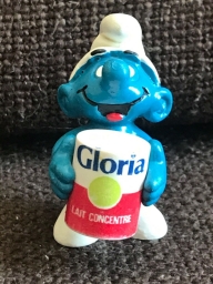 Schtroumpf avec pot de lait concentré