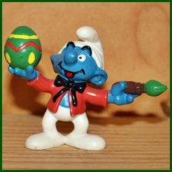 Schtroumpf qui peint un œuf