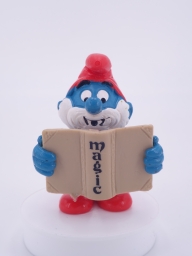 Grand Schtroumpf avec livre